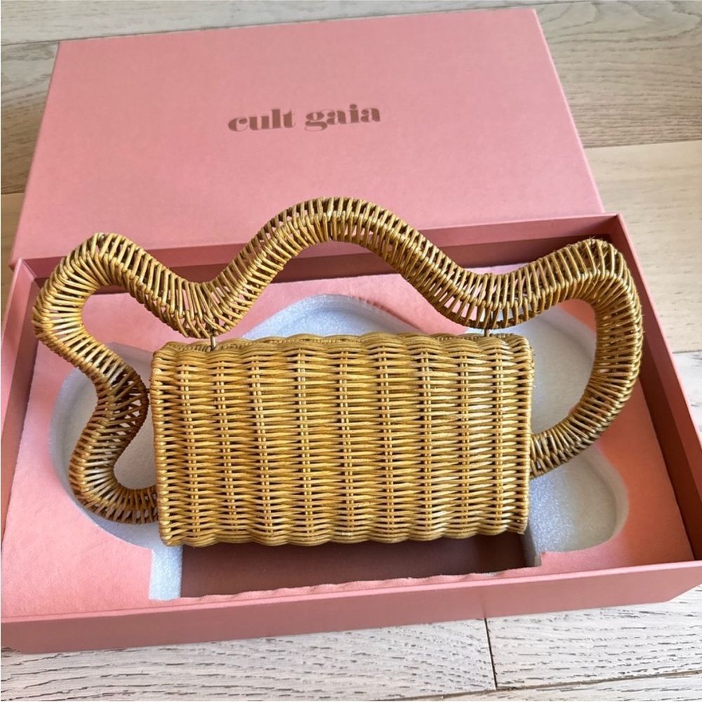Cult Gaia Elsa Wavy Rattan Clutch Bag- Wearable Abstract  Art Wick Rattan - Picture 7 of 8